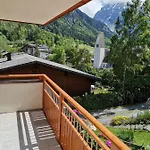 Haus Tuklar Guest house