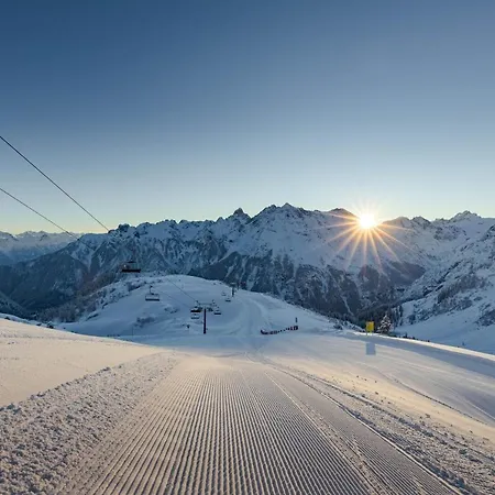 Haus Tuklar Guest house 3*