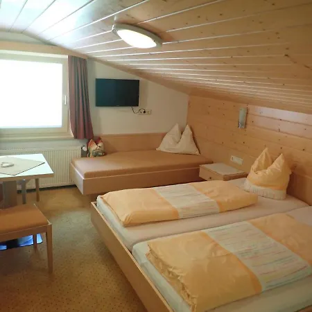 Haus Tuklar Guest house *
