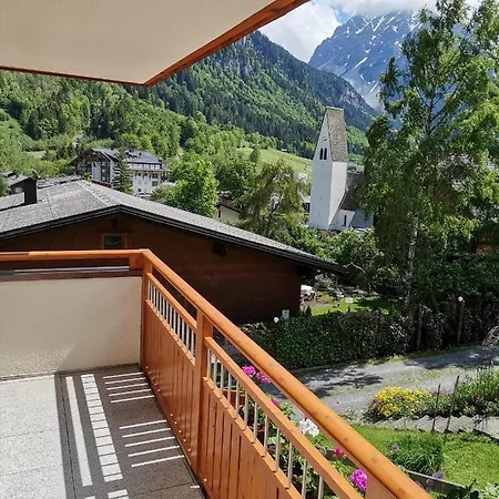 Haus Tuklar Guest house