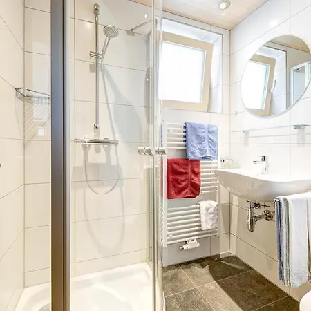 Haus Tuklar Guest house